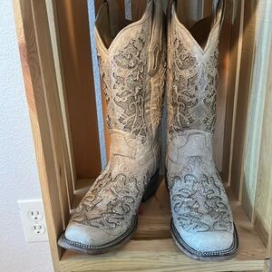 Corral boots